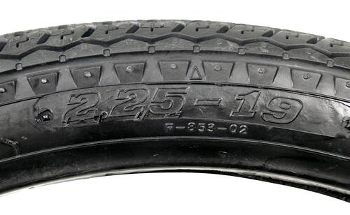 Dæk helårs 2.25x19  Awina